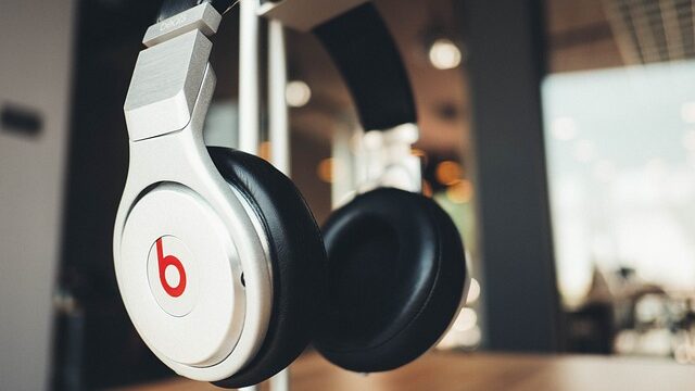 beats-headphone